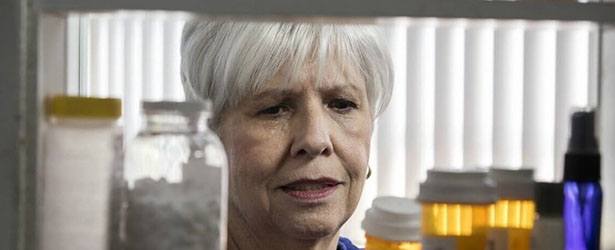 old women seeing her medicine